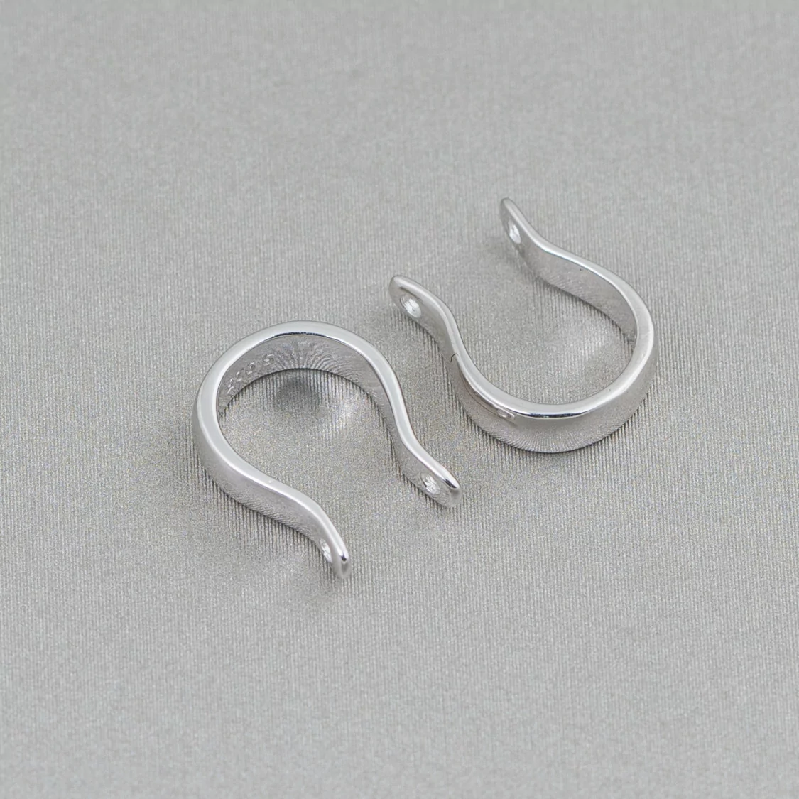 Gancio A Ferro Di Cavallo Di Argento 925 10x13mm 8pz Rodiato-CHIUSURE | Worldofjewel.com