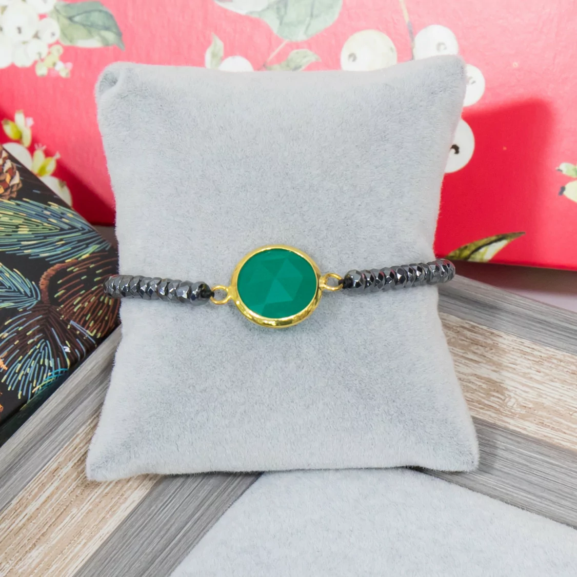 Bracciali Elastico Di Ematite Rondelle Sfaccettate E Cristalli Cabochon Incastonati 5pz Verde-BRACCIALI DI PIETRE DURE | Worldofjewel.com