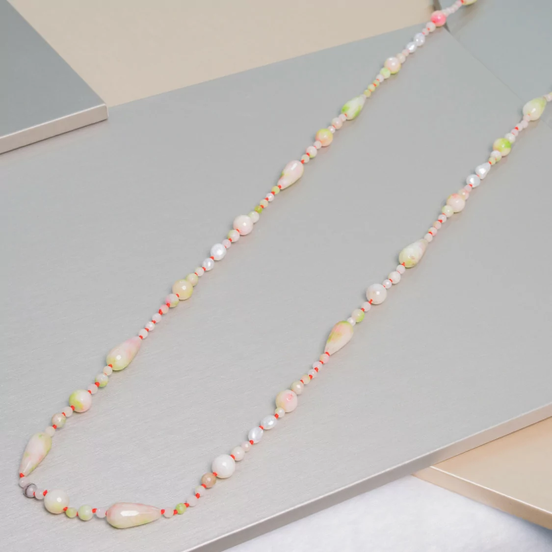 Collana Di Pietre Dure A Goccia E Sfere Con Perle Di Fiume Con Nodini 160cm MOD6-OFFERTE COLLANE | Worldofjewel.com