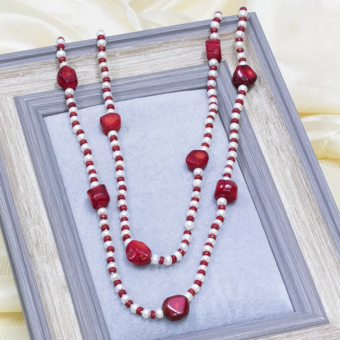 Collana Di Pietre Dure Con Perle Di Fiume E Corallo Bamboo Rosso Forme 133cm-OFFERTE COLLANE | Worldofjewel.com